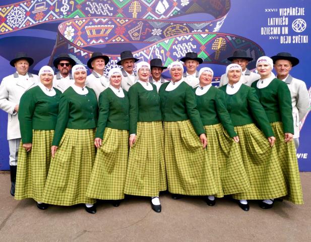 Senioru deju kopa "Luste"